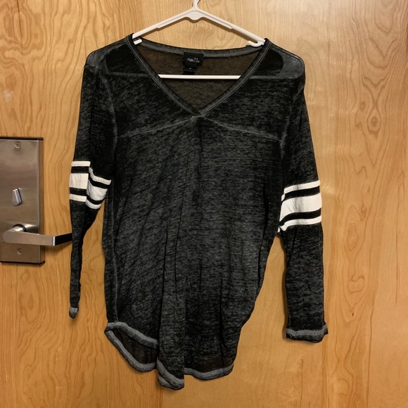 Long sleeve - Picture 1 of 3